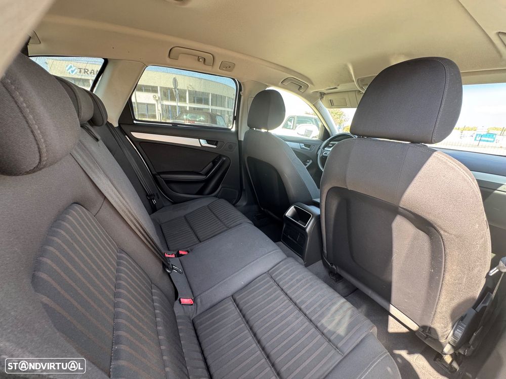 Audi A4 Avant 2.0 TDI DPF S line Sport Pack - 8