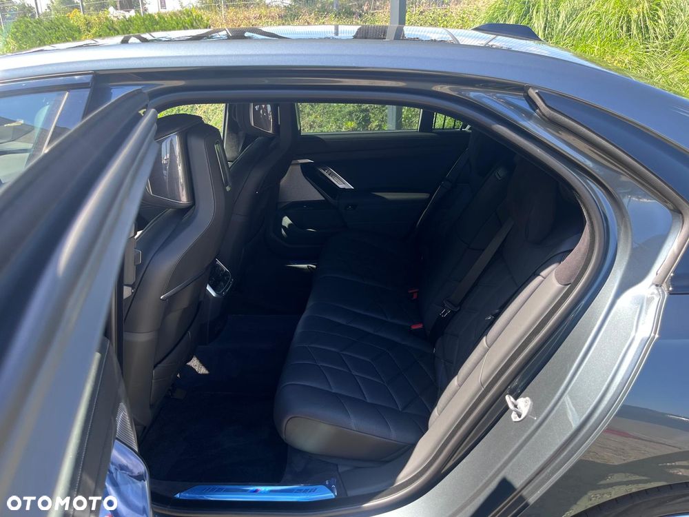 BMW Seria 7 740d xDrive mHEV sport - 25