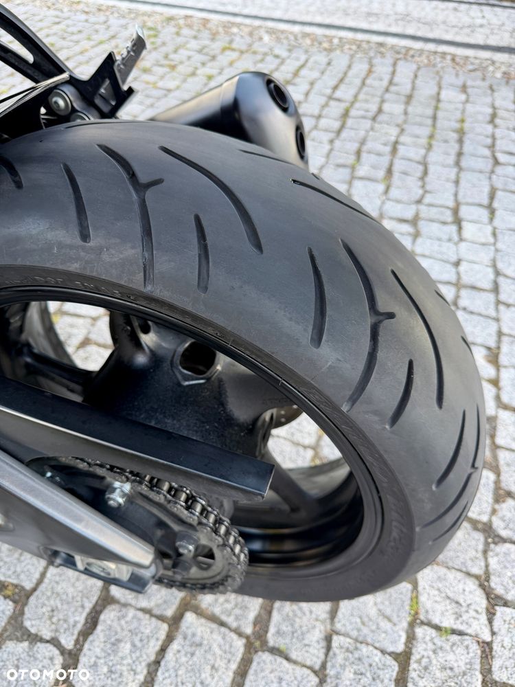Yamaha FZ8 - 17