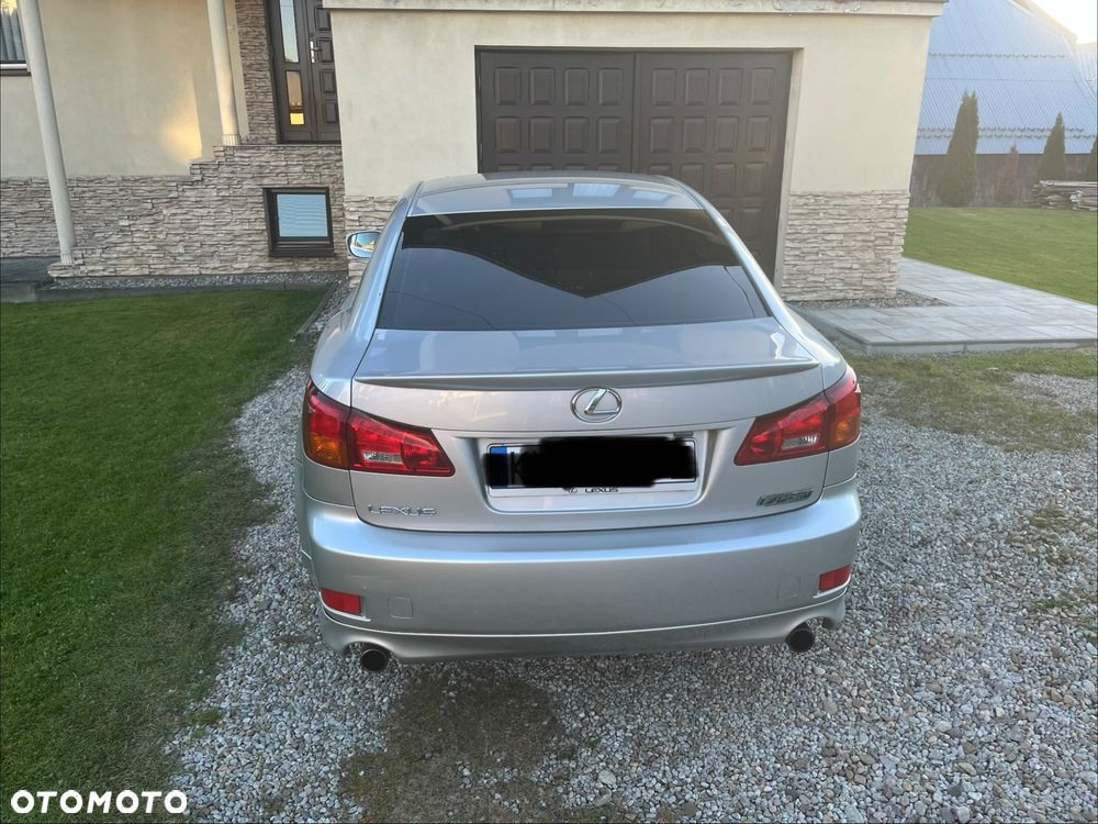 Lexus IS - 4