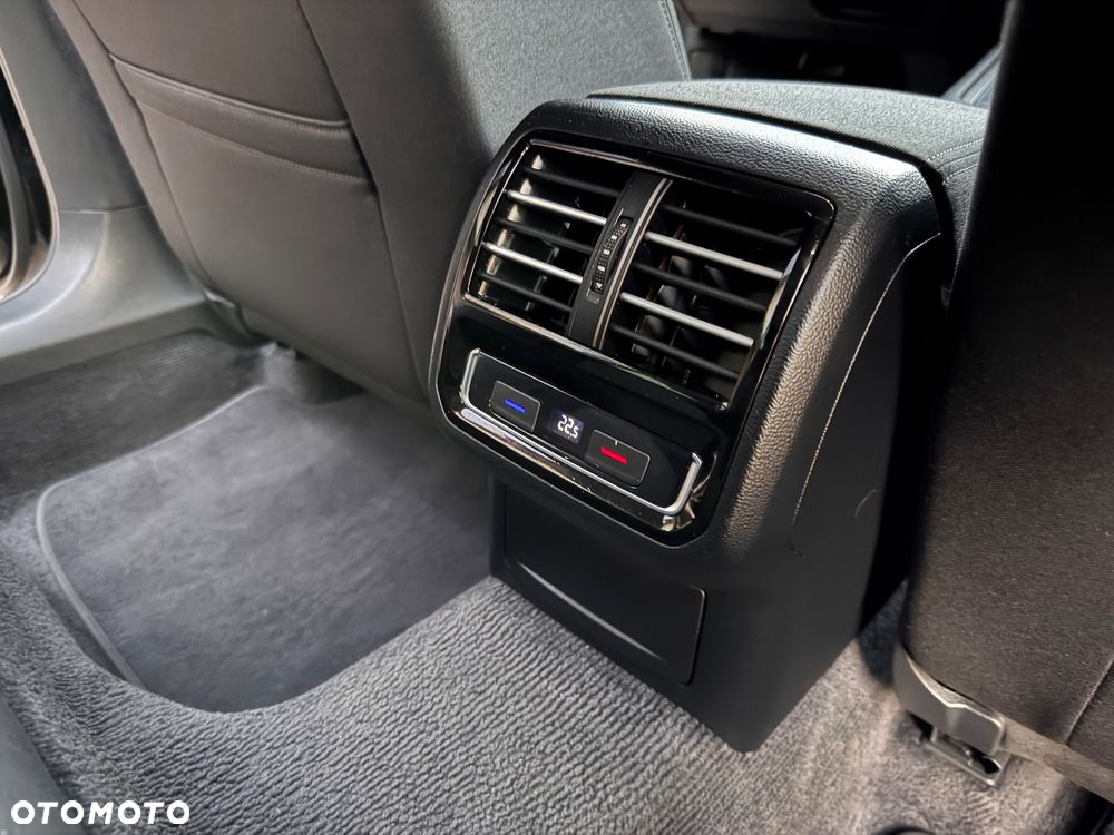 Volkswagen Passat 2.0 TDI BMT Comfortline DSG - 26
