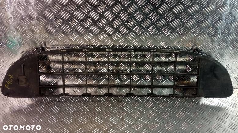 KRATKA ŚRODKOWA ZDERZAKA PEUGEOT 407 - 2