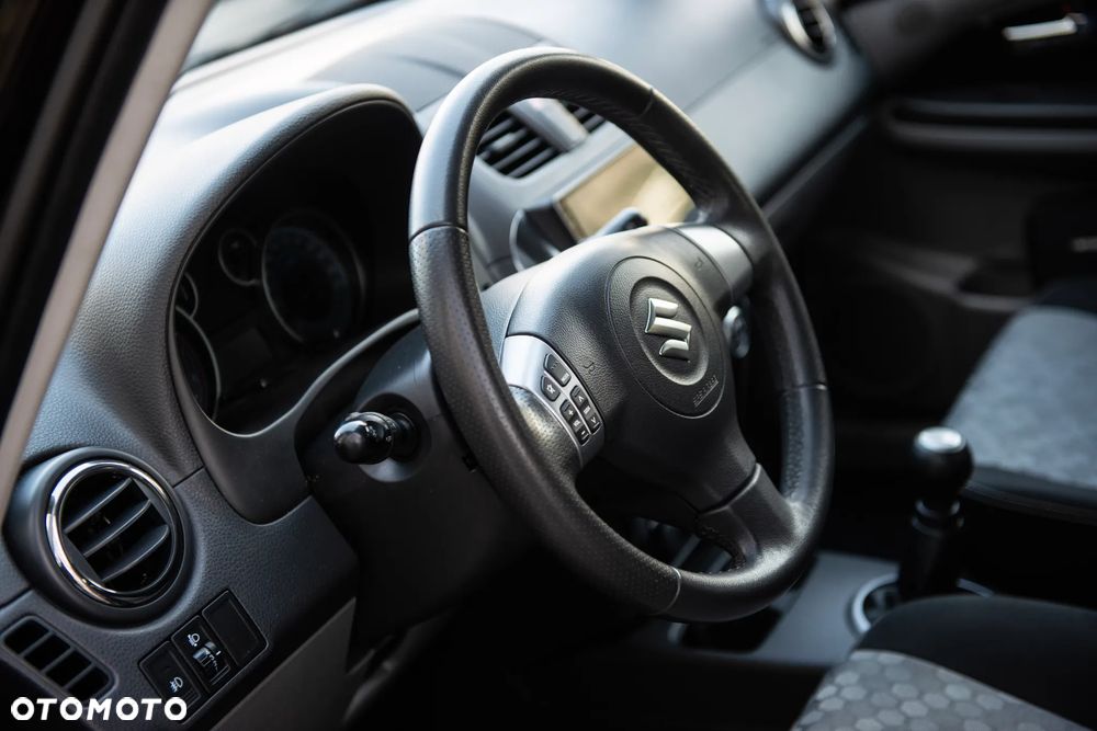 Suzuki SX4 1.6 VVT 4x4 Style - 16