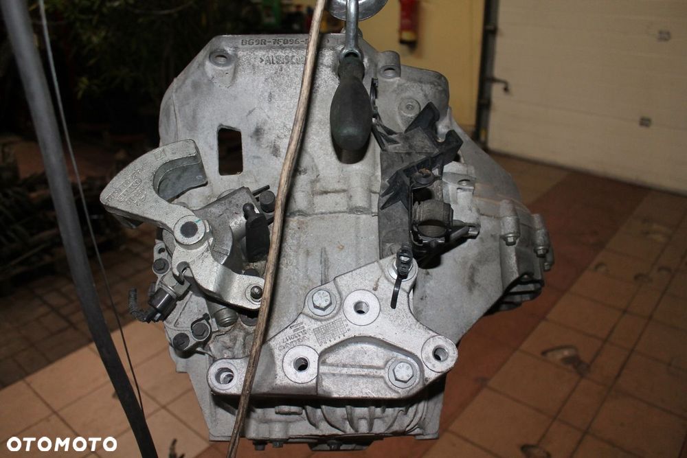 VOLVO V70 V60 S60 D2 SKRZYNIA MANUAL BG9R 7002 JCD - 5