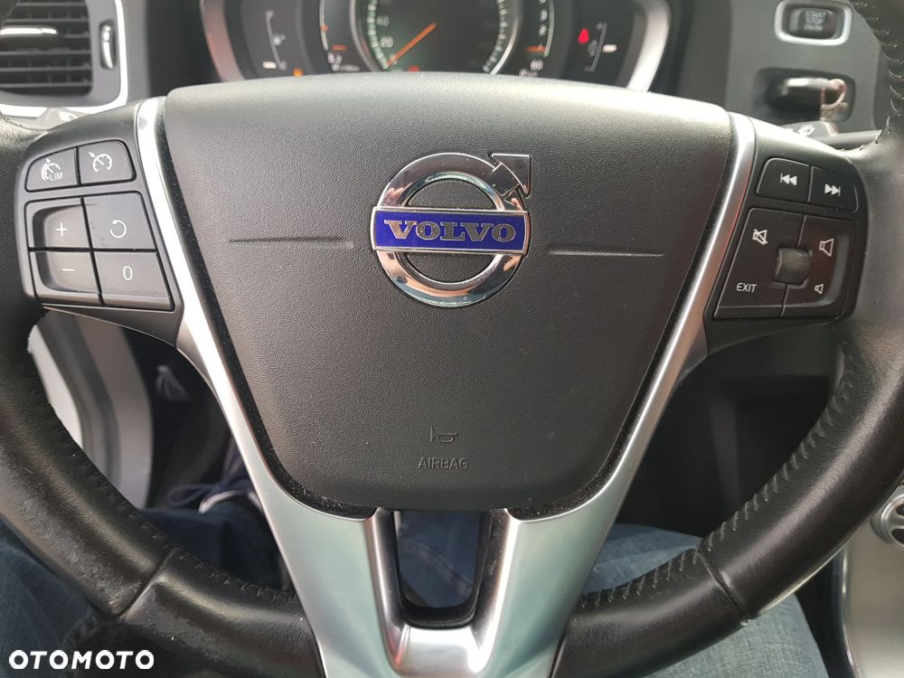 Volvo V60 D3 Momentum - 10