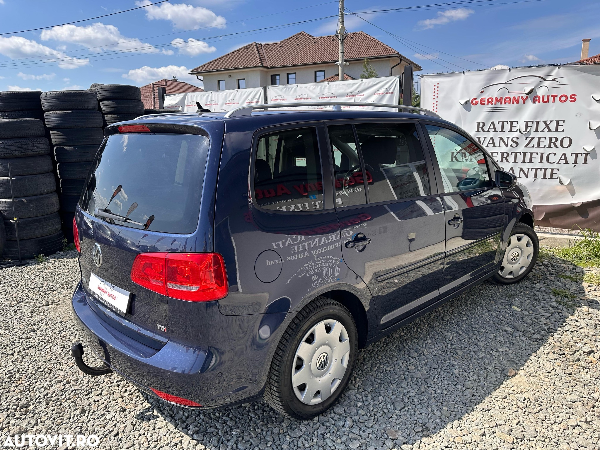 Volkswagen Touran - 3