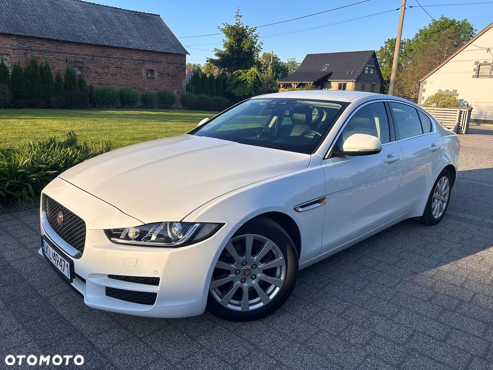 Jaguar XE 2.0 D Prestige - 1