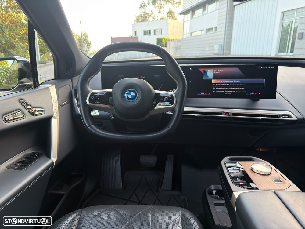 BMW iX xDrive 40 Pack Desportivo - 7