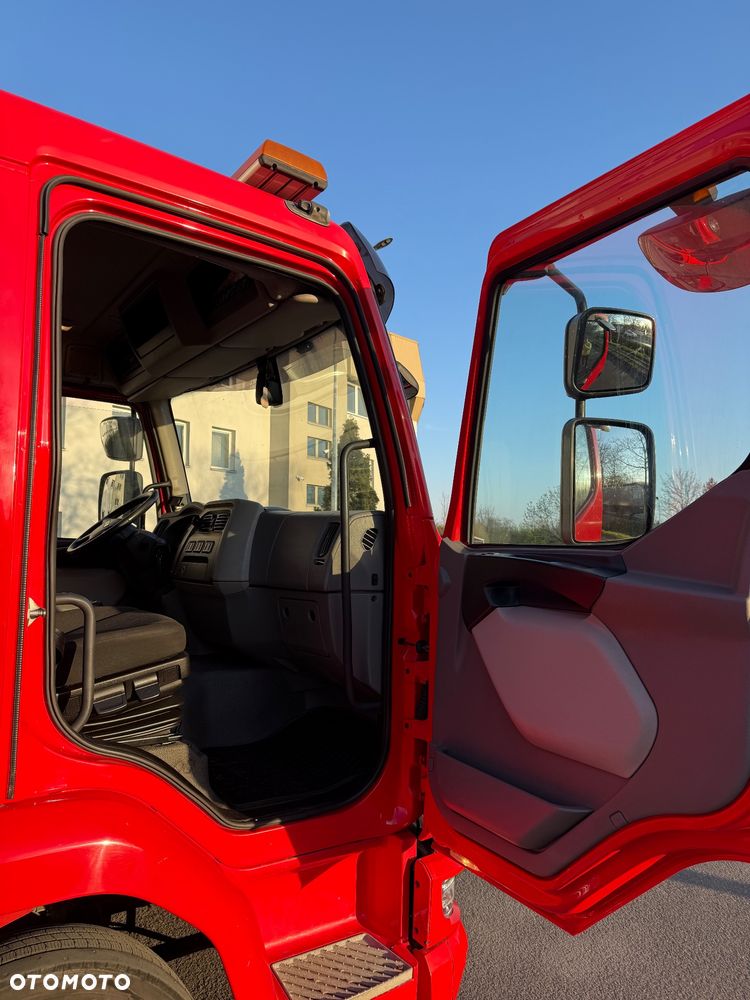 DAF LF 210 Pomoc drogowa laweta holownik widelec platforma hydrauliczna - 12