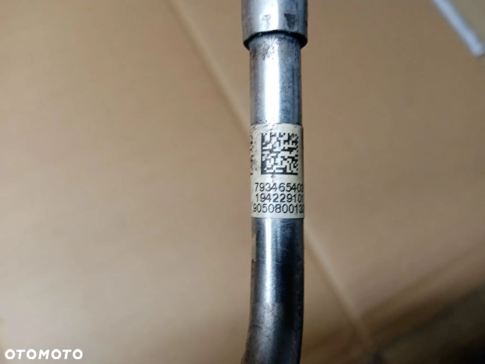 Przewód rurka smarująca dopływu oleju olejowa turbiny BMW M5 G30 F90 4.4 7934654 - 4