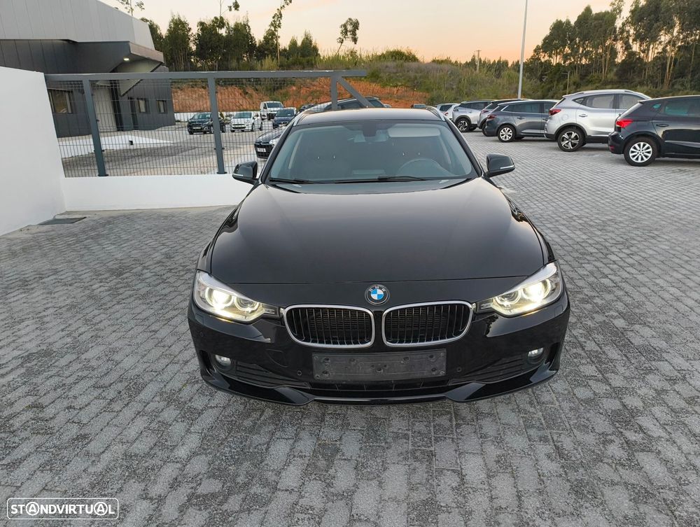 BMW 318 d Touring Aut. - 2