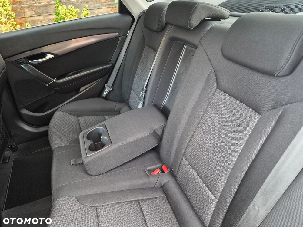 Hyundai i40 1.7 CRDi Comfort + - 18