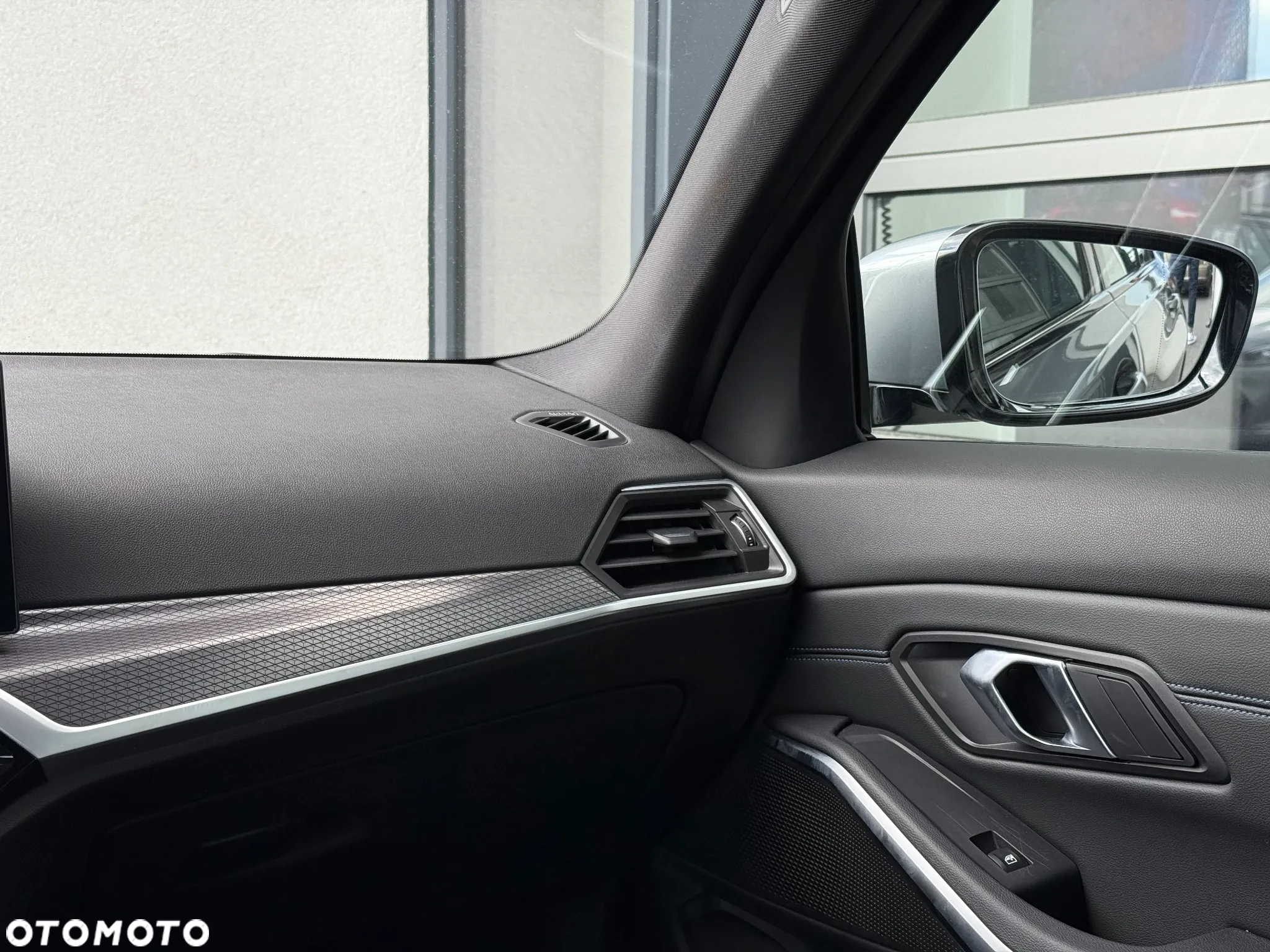 BMW Seria 3 318i M Sport - 13