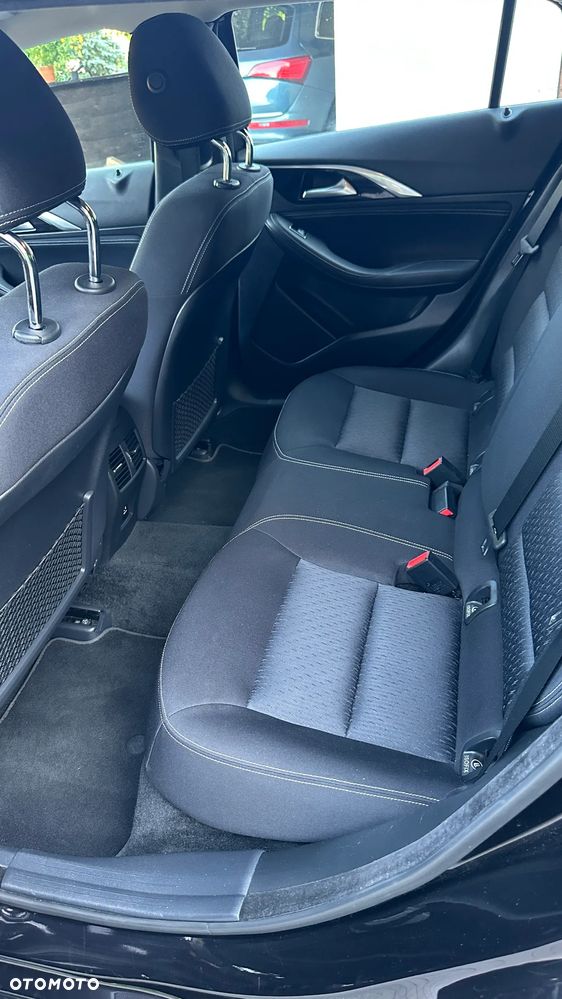 Infiniti Q30 1.6t Premium 7DCT - 8