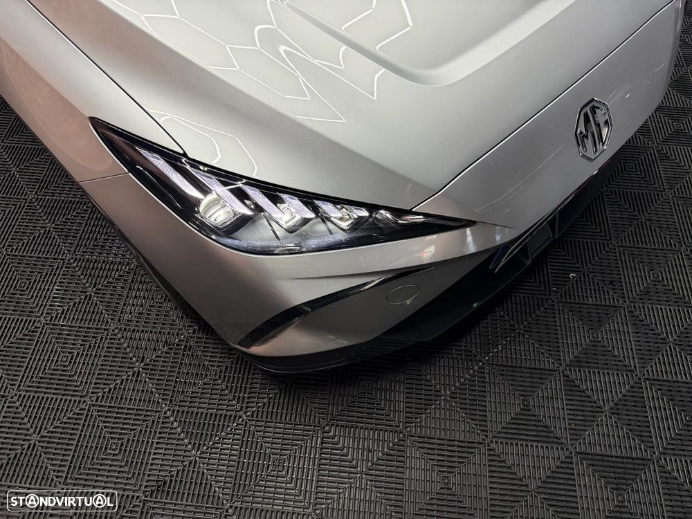 MG MG4 64 kWh Luxury - 6