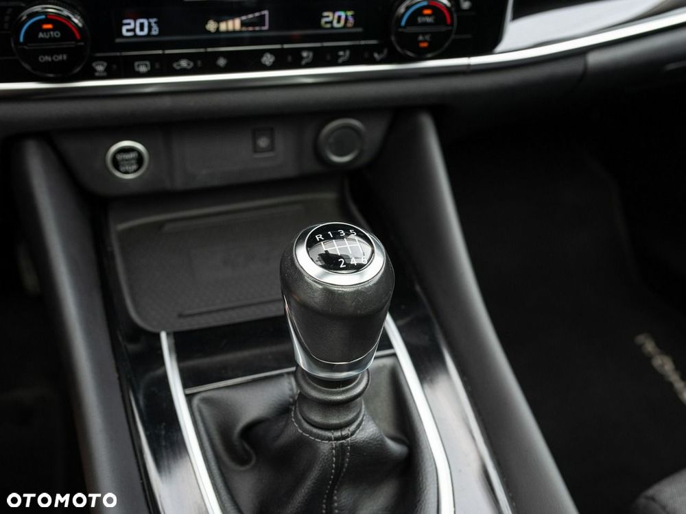 Nissan Qashqai 1.3 DIG-T mHEV Premiere Edition - 16
