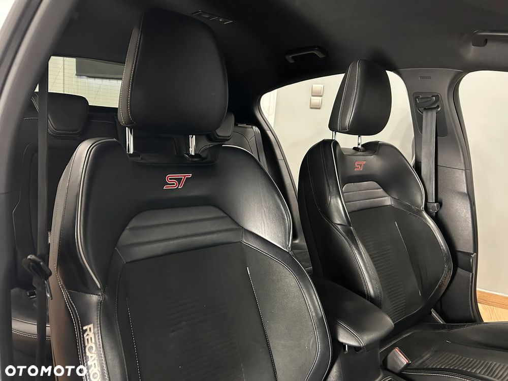 Ford Focus 2.3 EcoBoost ST Edition - 25