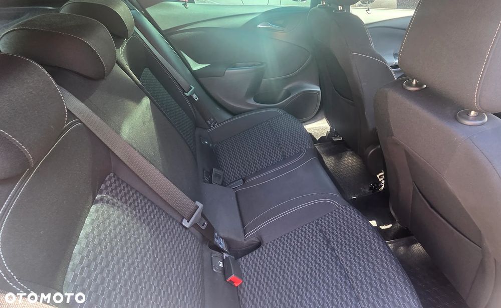 Opel Astra 1.6 T Dynamic S&S - 2