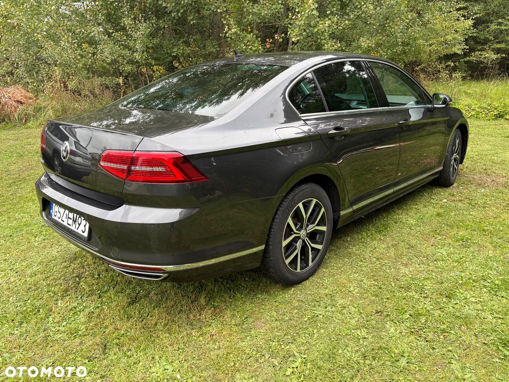 Volkswagen Passat - 4