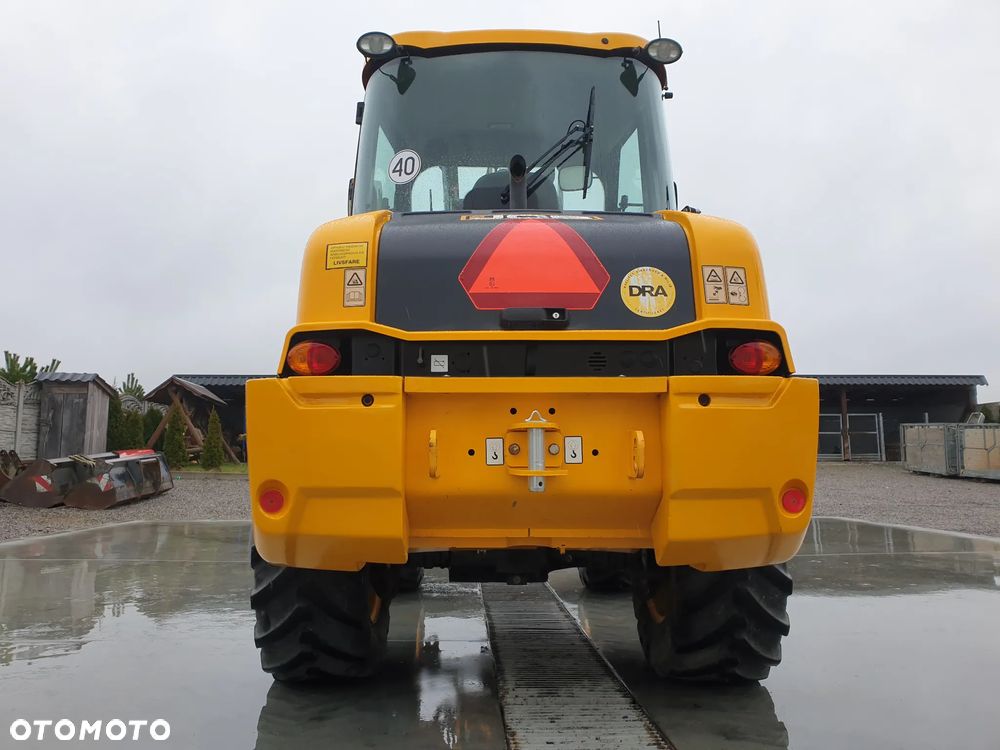 JCB 409 AGRI 40 KM/H WIDLY/ŁYŻKA SPROWADZONA SUPER STAN - 33