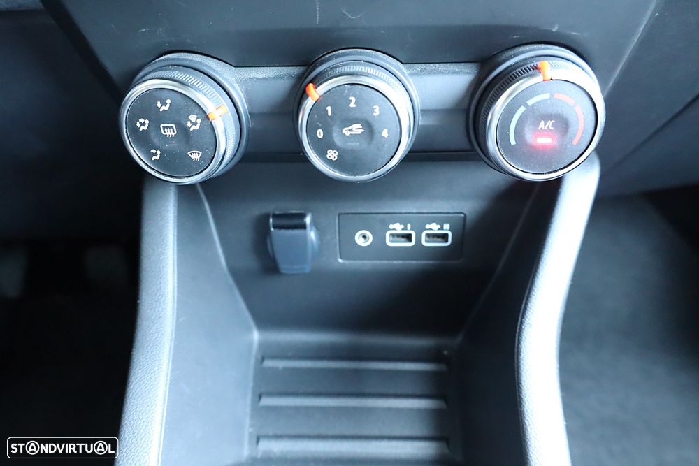 Renault Clio 1.0 TCe Evolution - 25