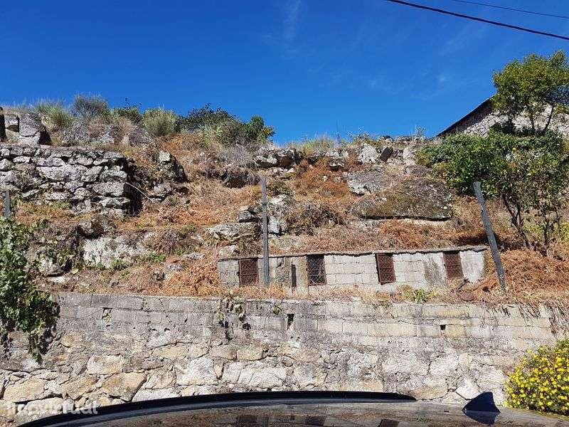 Vendo moradia em pedra para reconsteuir - Grande imagem: 3/3