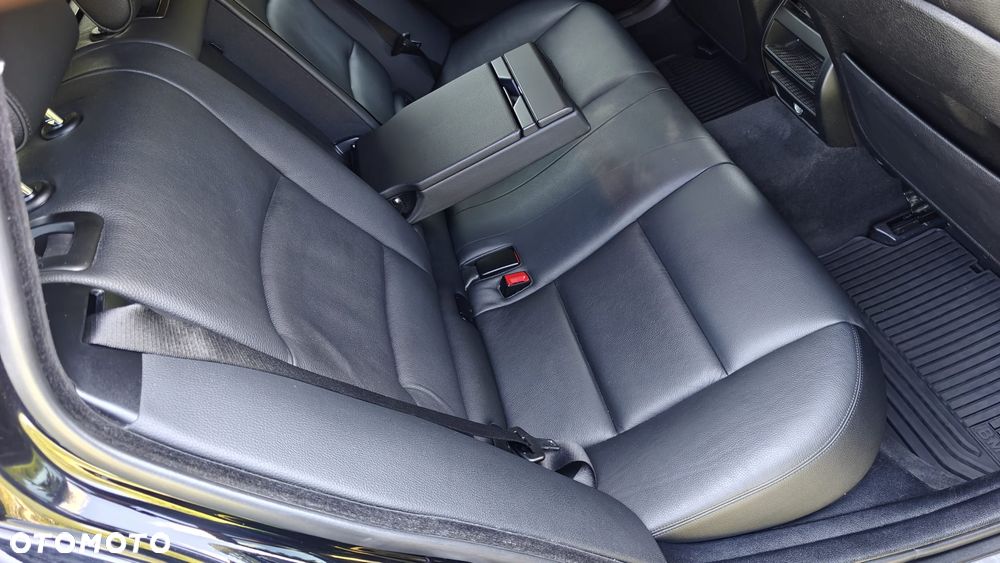 BMW Seria 5 520d Luxury Line - 29