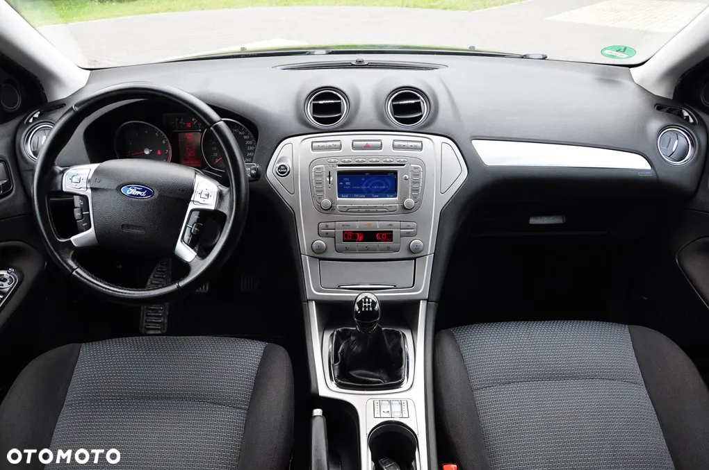 Ford Mondeo 2.0 FF Ghia - 31