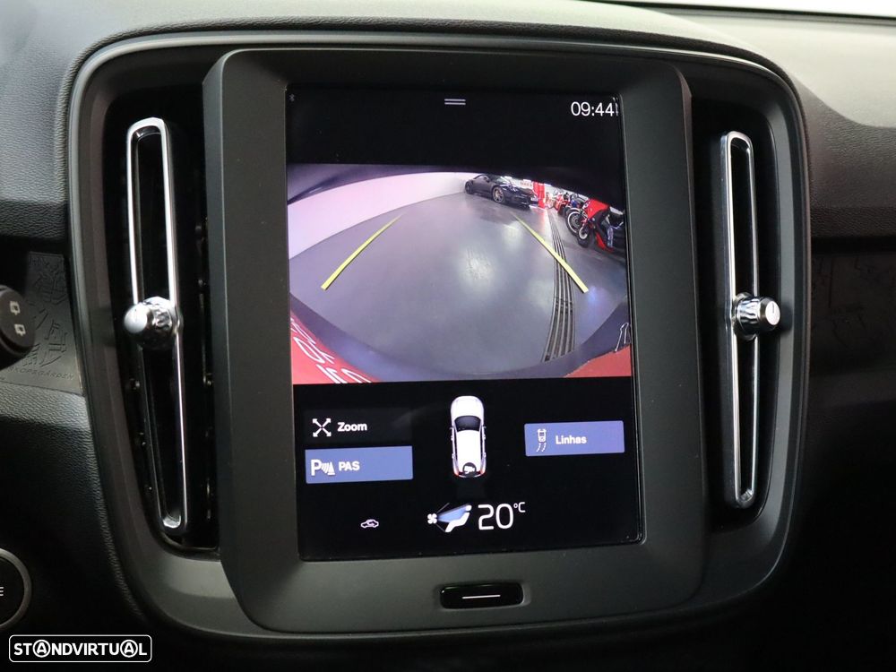 Volvo XC 40 1.5 T3 Momentum Geartronic - 16