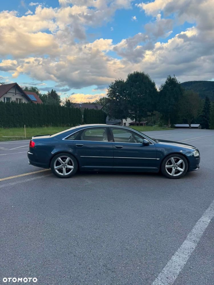Audi S8 2007 photo 4