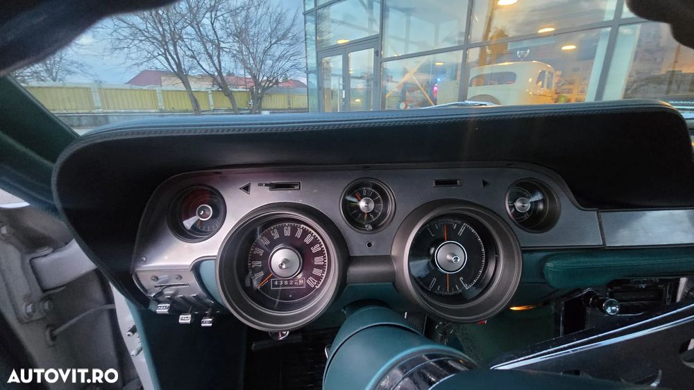 Ford Mustang - 33