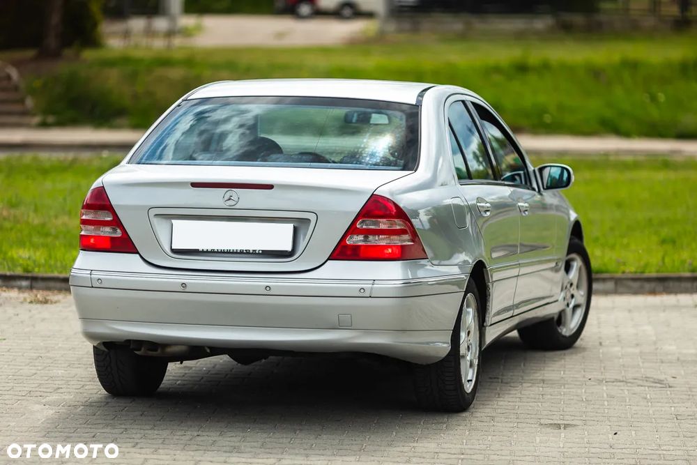 Mercedes-Benz Klasa C 240 Avantgarde Sport Edition - 10