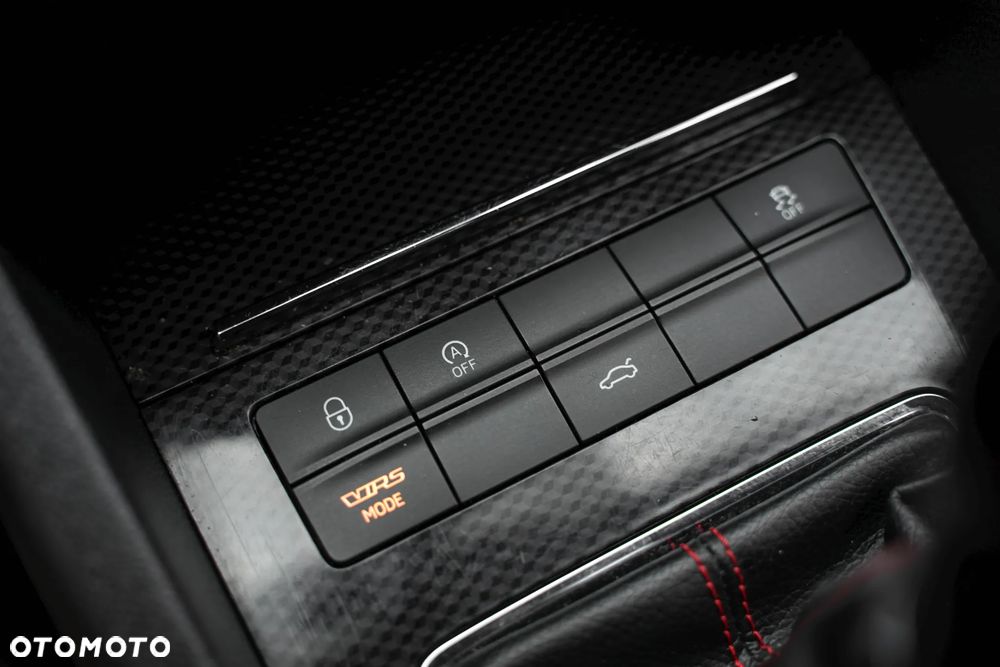 Skoda Octavia 2.0 TDI RS - 24