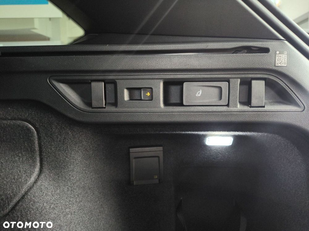 Volkswagen Passat Variant 2.0 TSI R-Line Plus DSG - 21