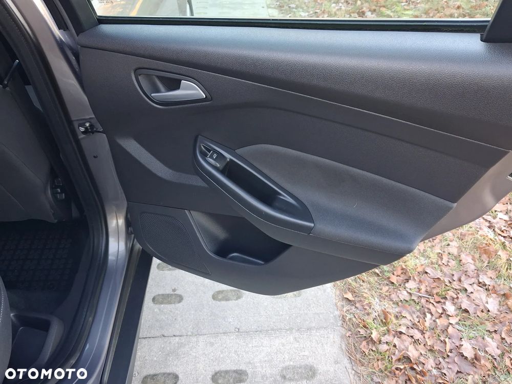 Ford Focus 1.0 EcoBoost Trend - 25