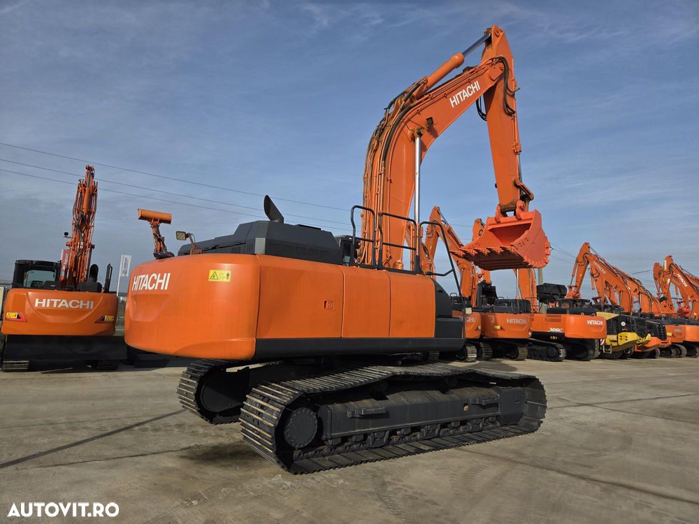 Hitachi ZX350, 2018, 8.061h, cupa noua, Masa operationala 35,6t, Inst hidr pe picon pe brate, inst hidr rotire, gresare automata, senile 90% ok, 3 pompe hidr HITACHI, produs in JAPONIA, Isuzu 282CP, Ad sapare 7,5m, ridica 22t, STARE F BUNA-PROMOTIE 89.900EUR - 16