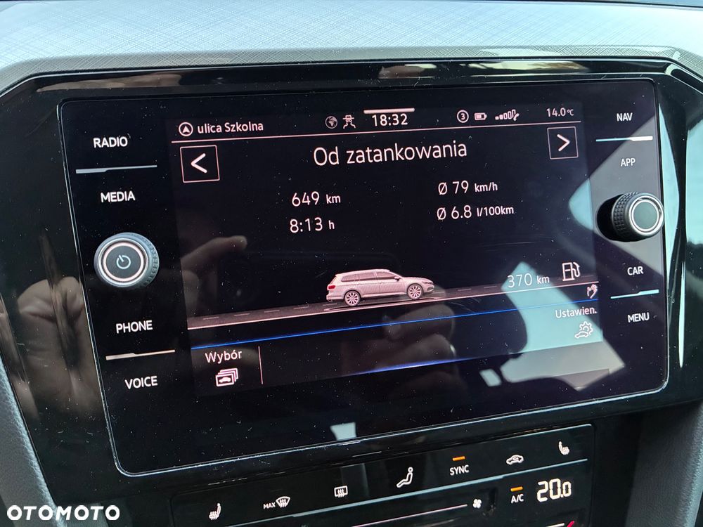 Volkswagen Passat - 24