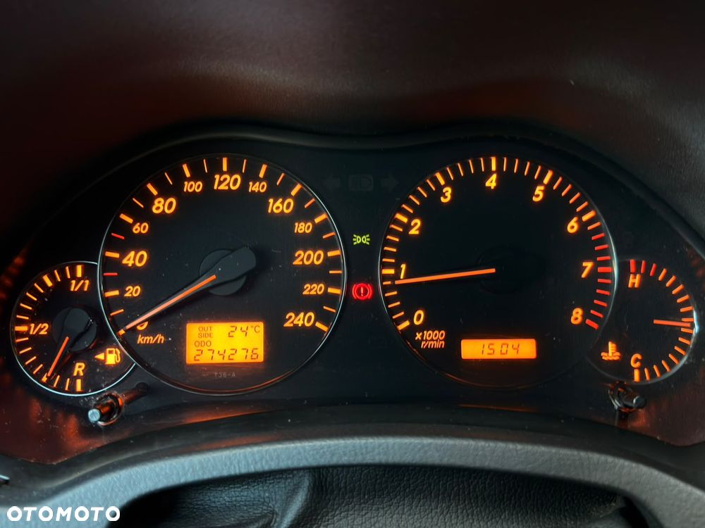 Toyota Avensis - 23