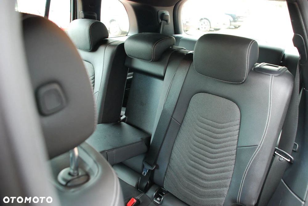 Mercedes-Benz GLB 200 d Progressive 8G-DCT - 12