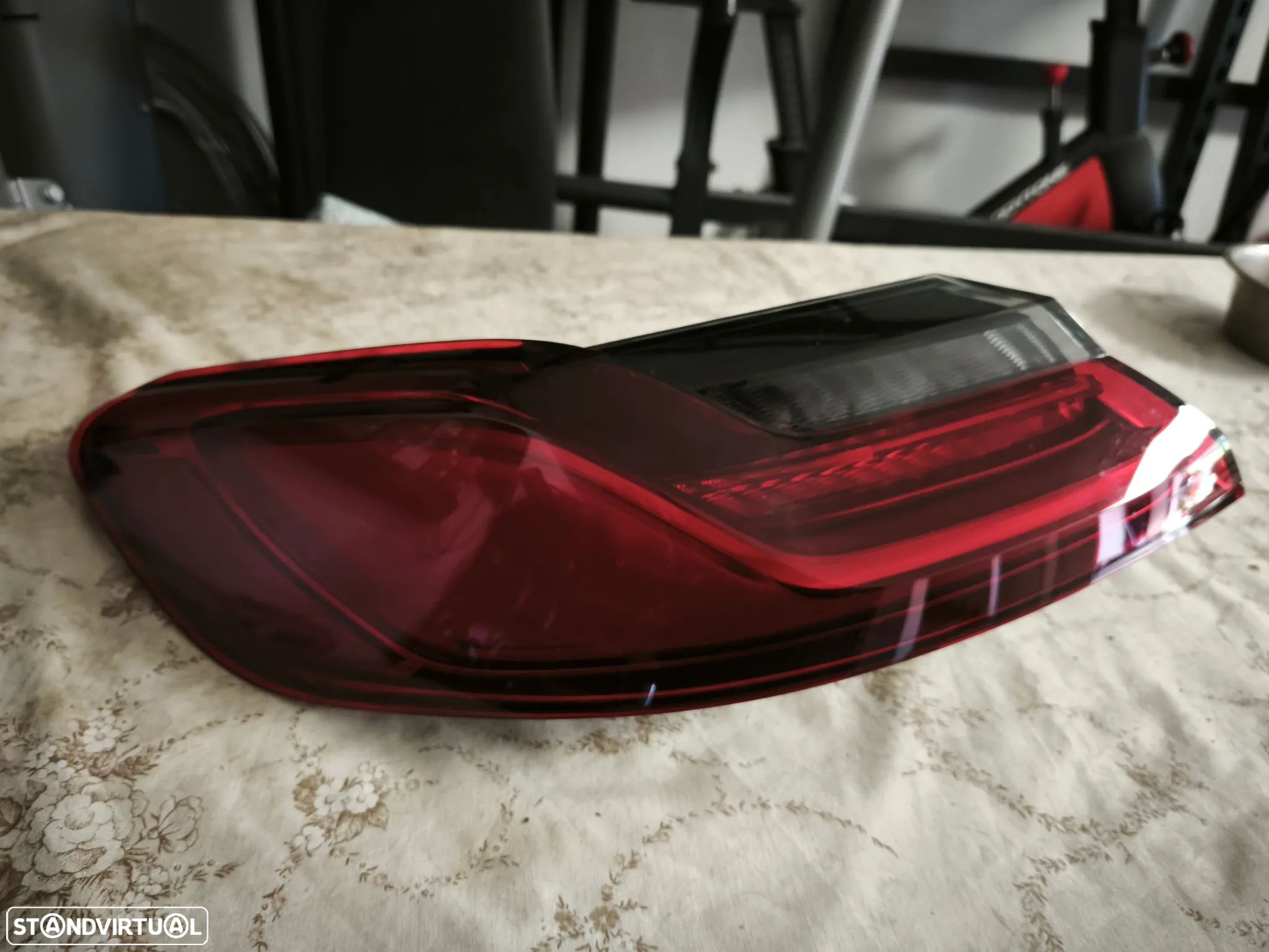 Farol esquerdo Led BMW série 8 G14 - 1