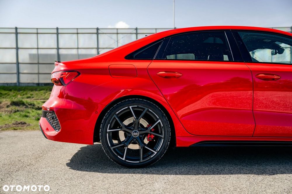 Audi RS3 Limousine - 8