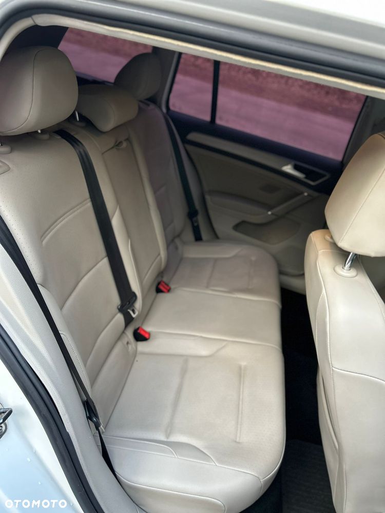 Volkswagen Golf - 22