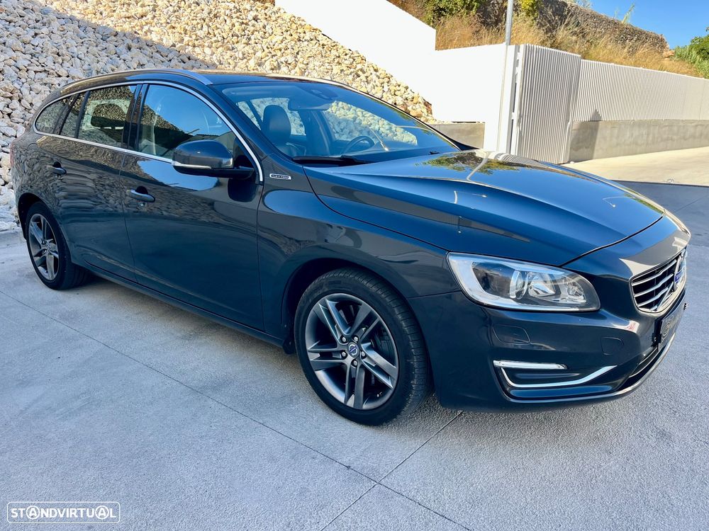 Volvo V60 D6 Plug-In-Hybrid AWD Geartronic Summum - 11