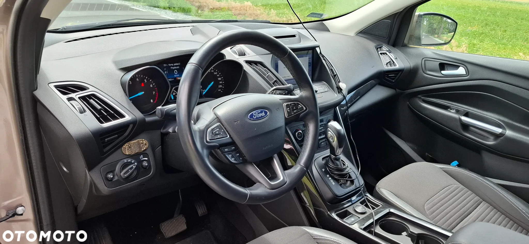 Ford Kuga - 12