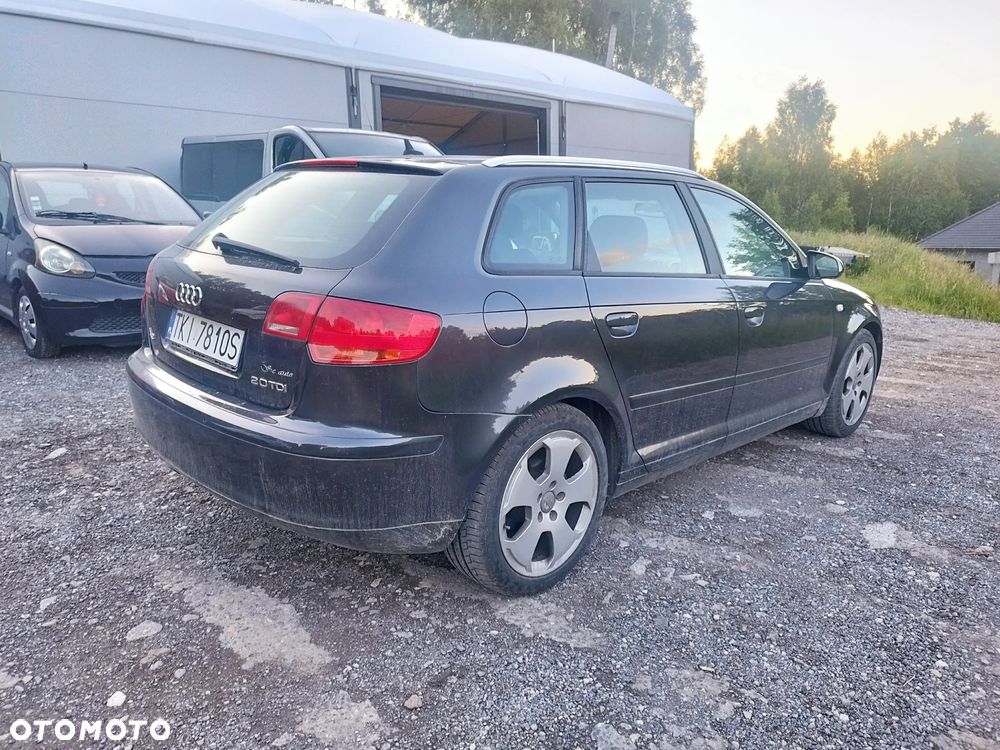 Audi A3 Sportback 2.0 TDI DPF Attraction - 4