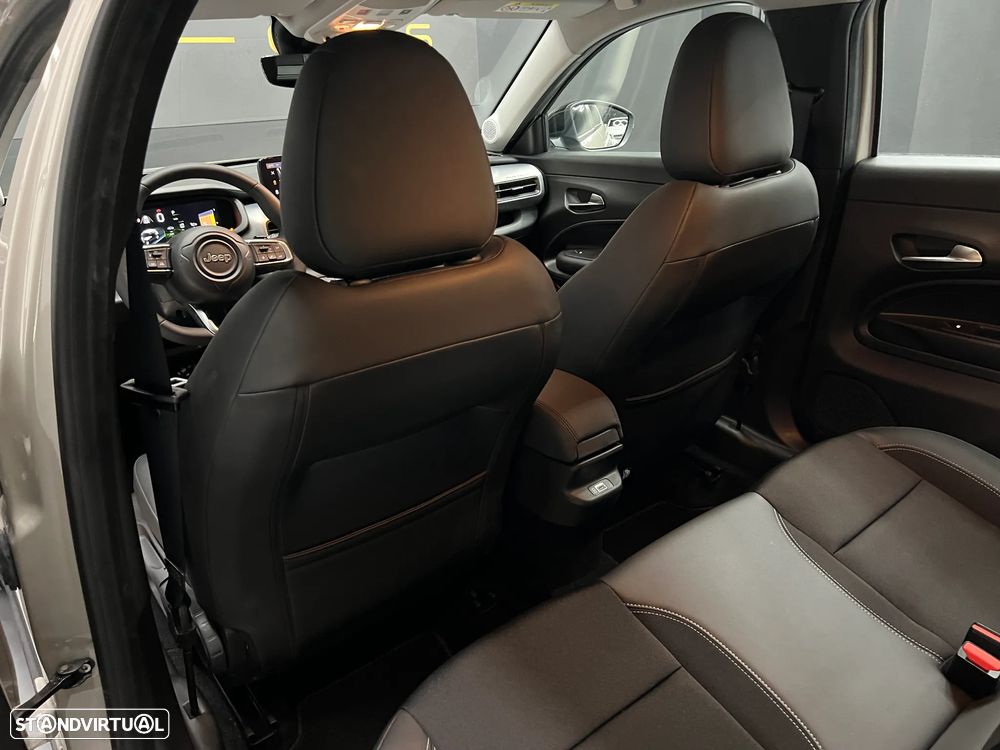 Jeep Avenger 1.2 e-Hybrid Altitude DCT - 14