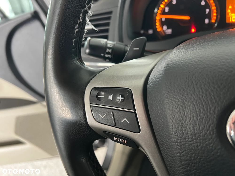 Toyota Avensis 2.0 Prestige NAVI MS - 25