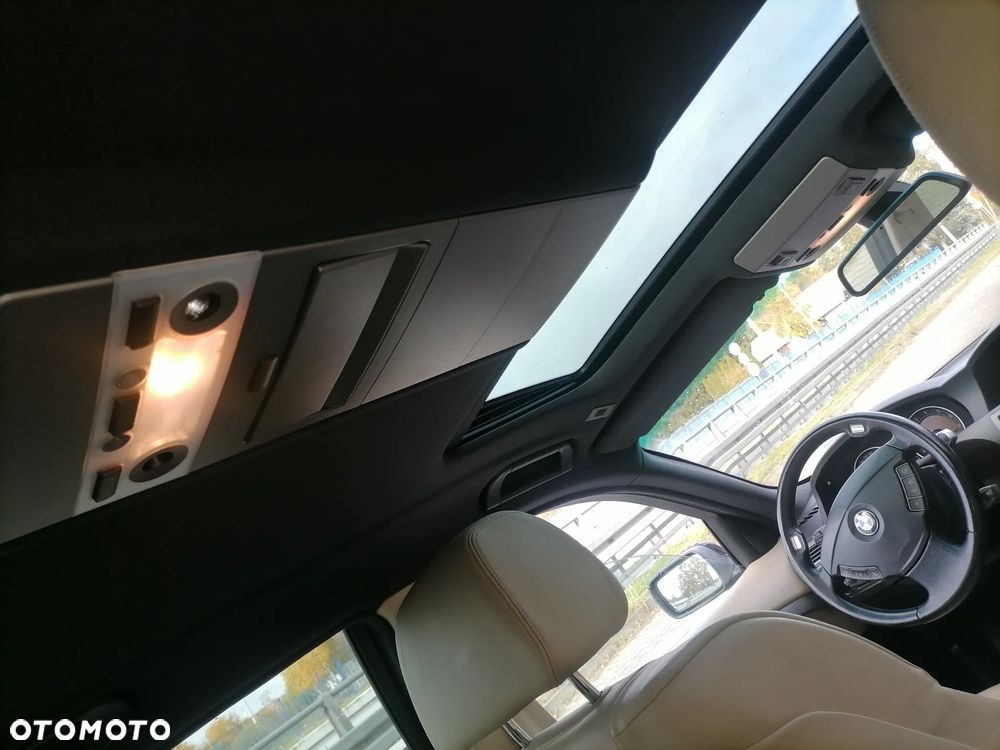 BMW Seria 7 745i L - 16