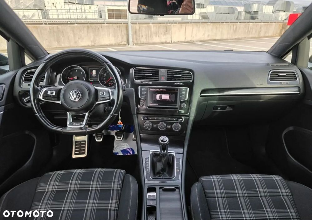 Volkswagen Golf 2.0 TDI BMT GTD - 39
