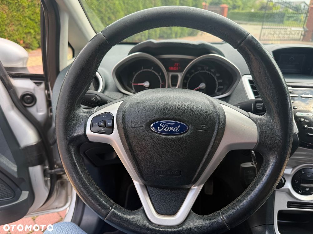 Ford Fiesta 1.6 Ti-VCT Titanium - 29